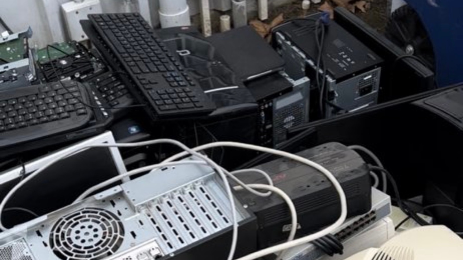 Electronic waste removal in Newman, California