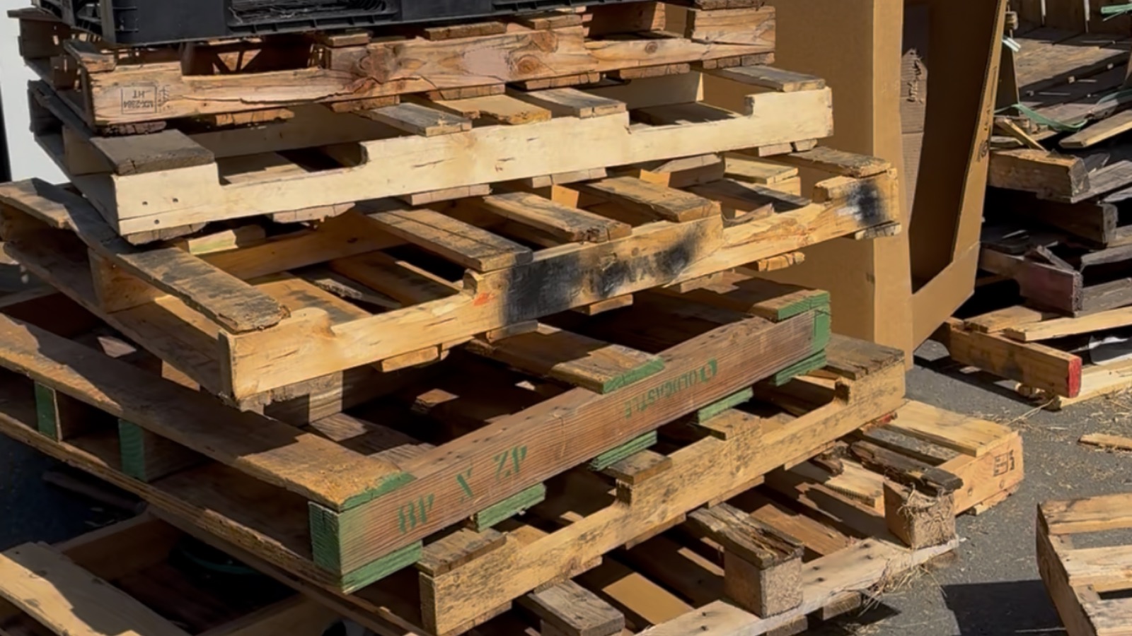 Pallet Removal In Newman, California