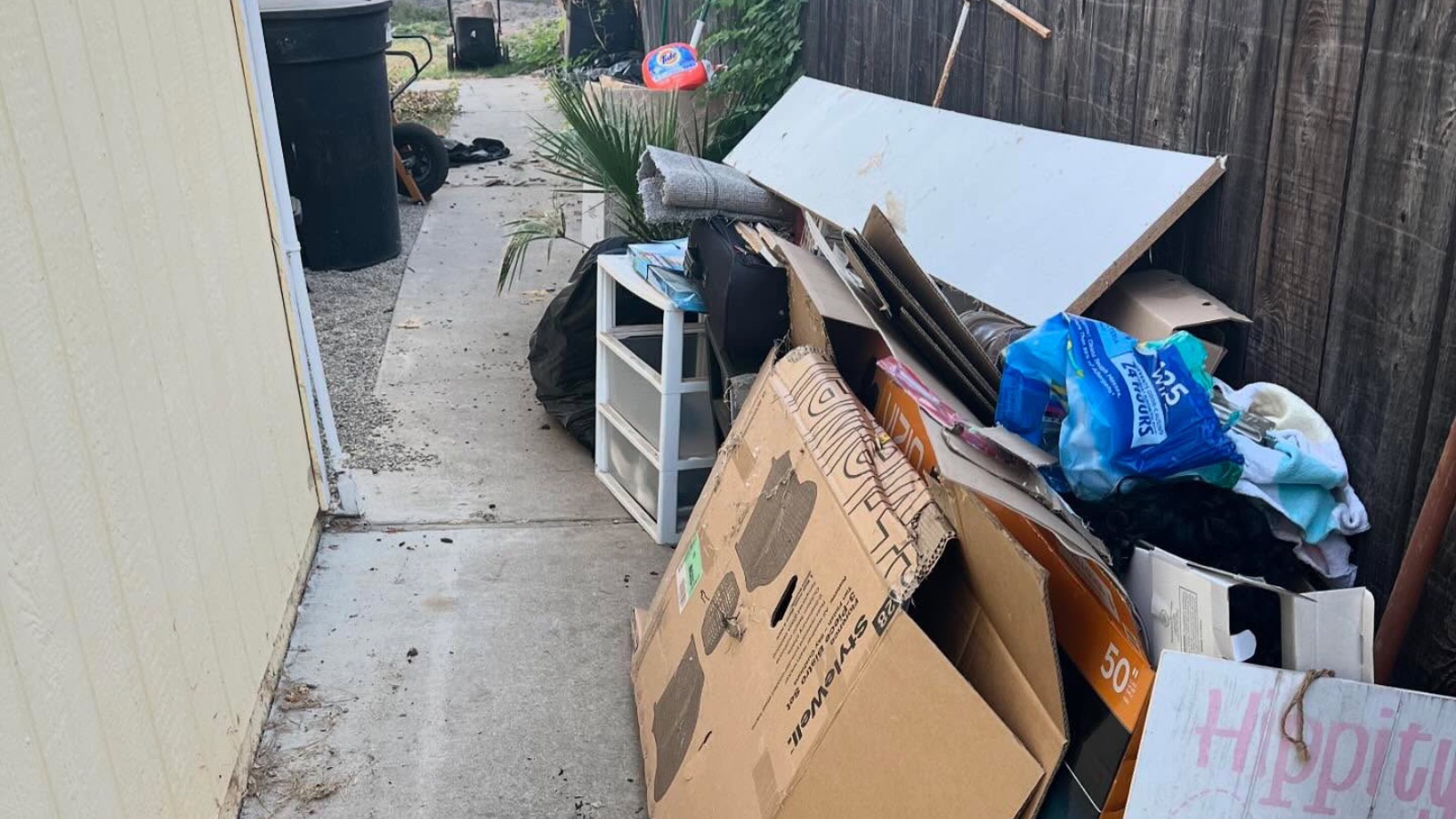 Residential garbage collection in Newman, California