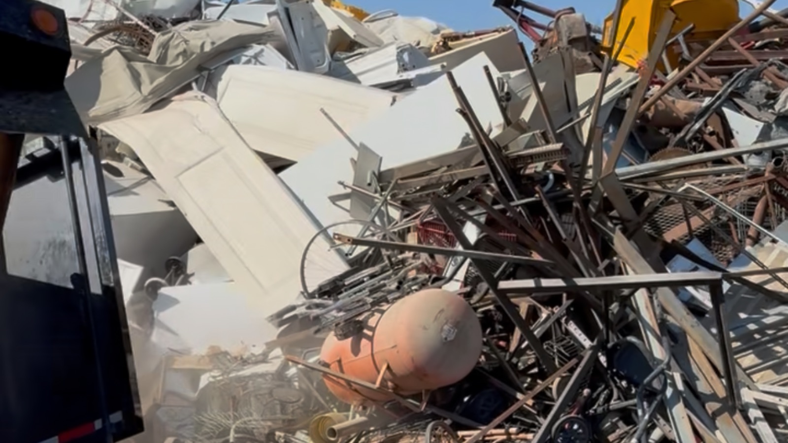 Scrap metal removal in Newman, California