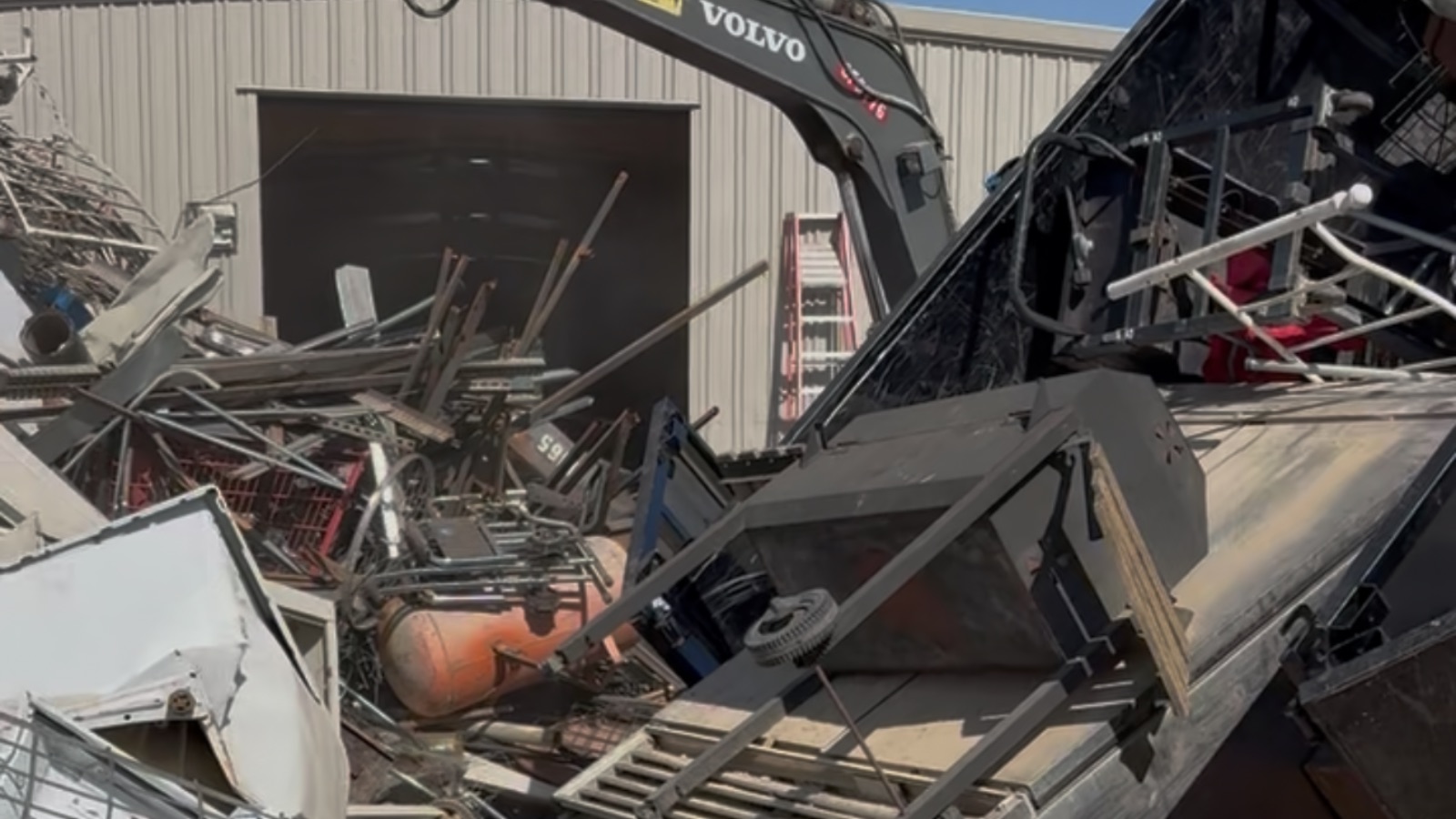 Scrap metal removal in Newman, California
