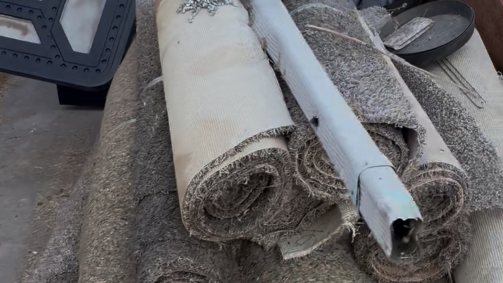 Carpet removal in Newman, California