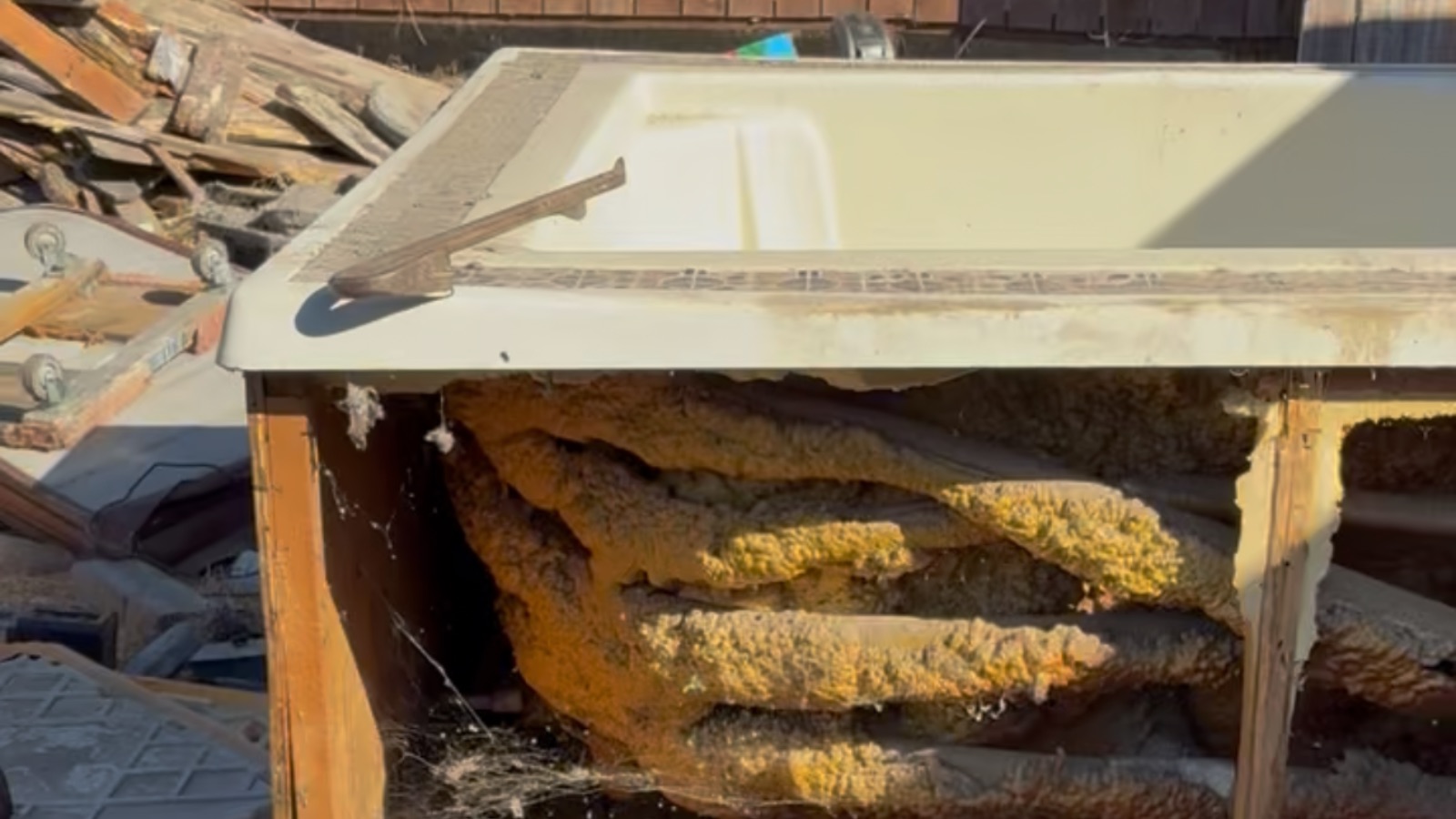 Hot tub & spa removal in Newman, California