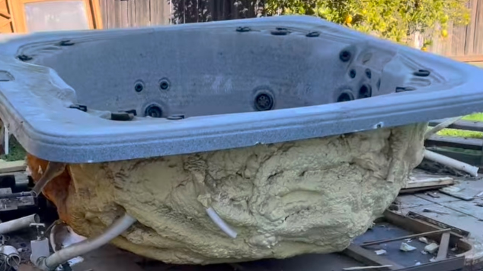 Hot tub & spa removal in Newman, California