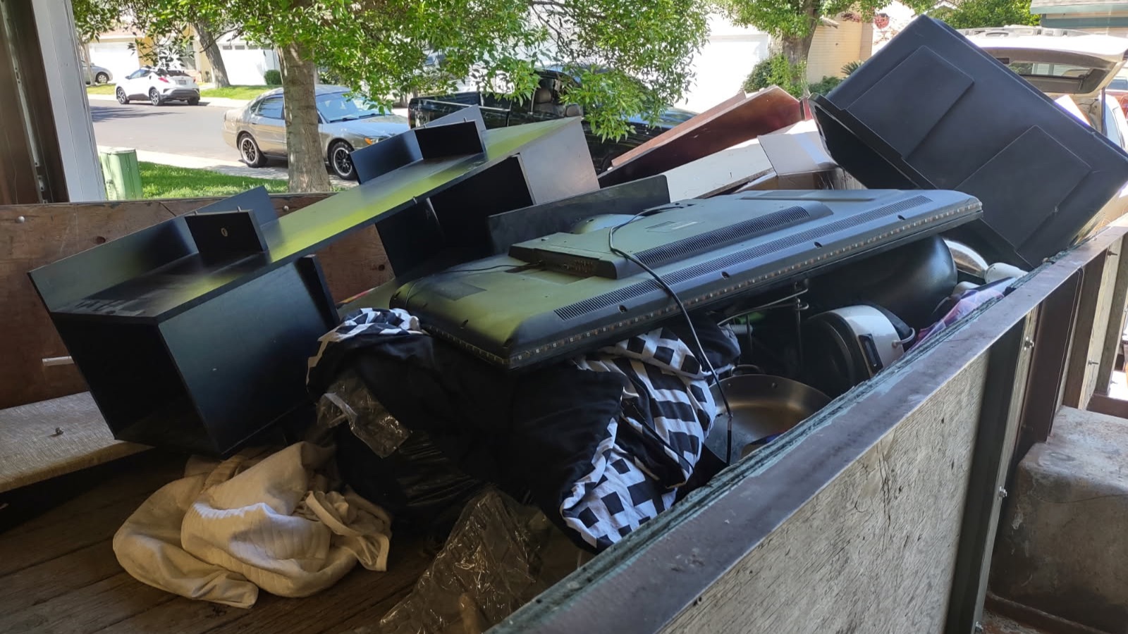 Junk removal in Gustine, California