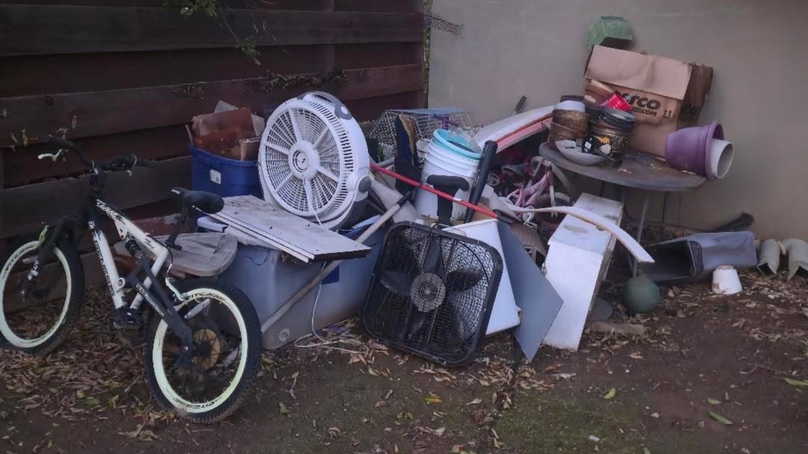 Junk removal in Los Banos, California
