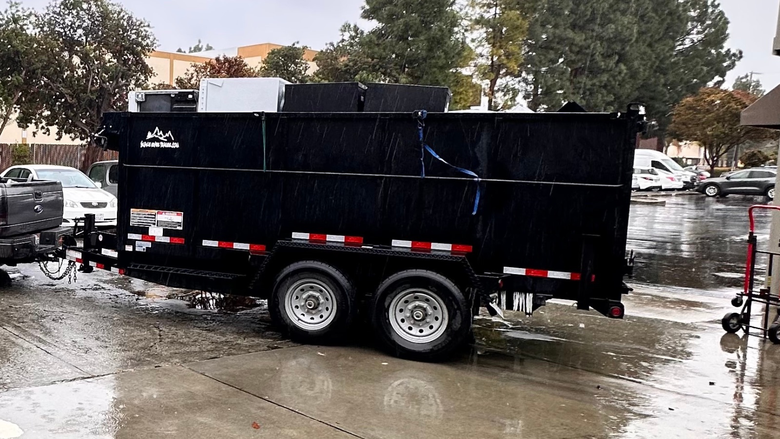 Junk removal in Los Banos, California
