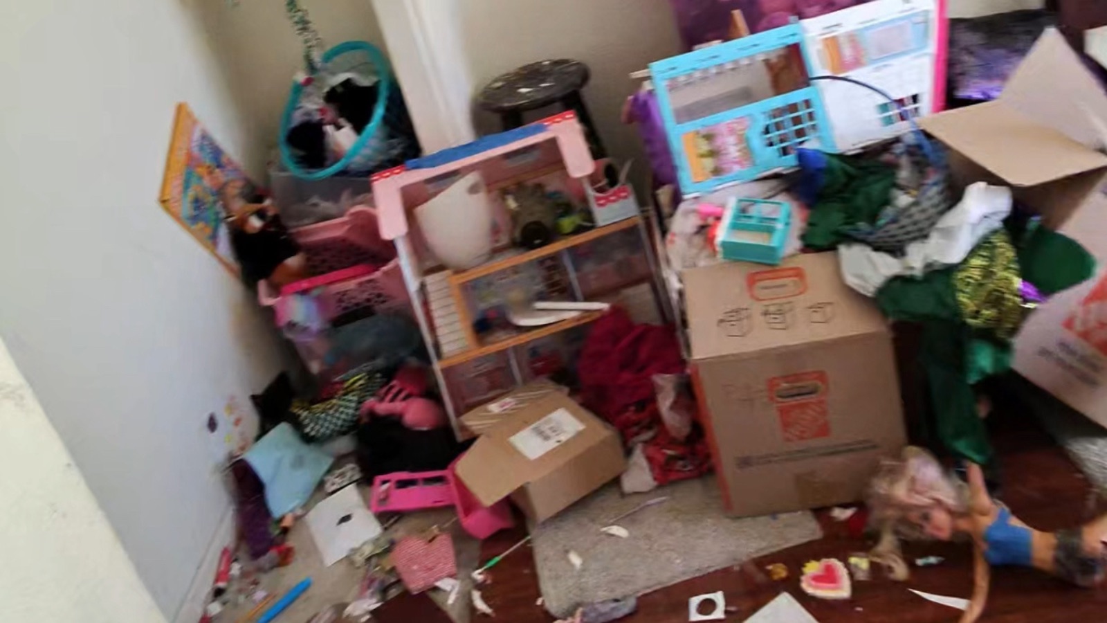 Property cleanouts in Los Banos California removing junk from rental property
