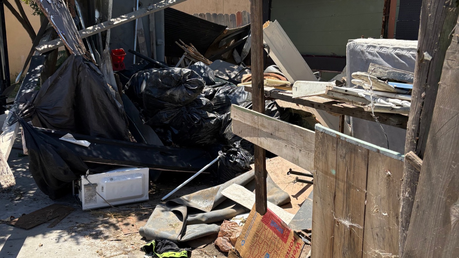 Property Cleanouts in Livingston, California